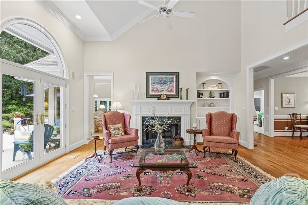 Image 6 of property listing at 2 Windwalk Lane, Savannah, GA 31411