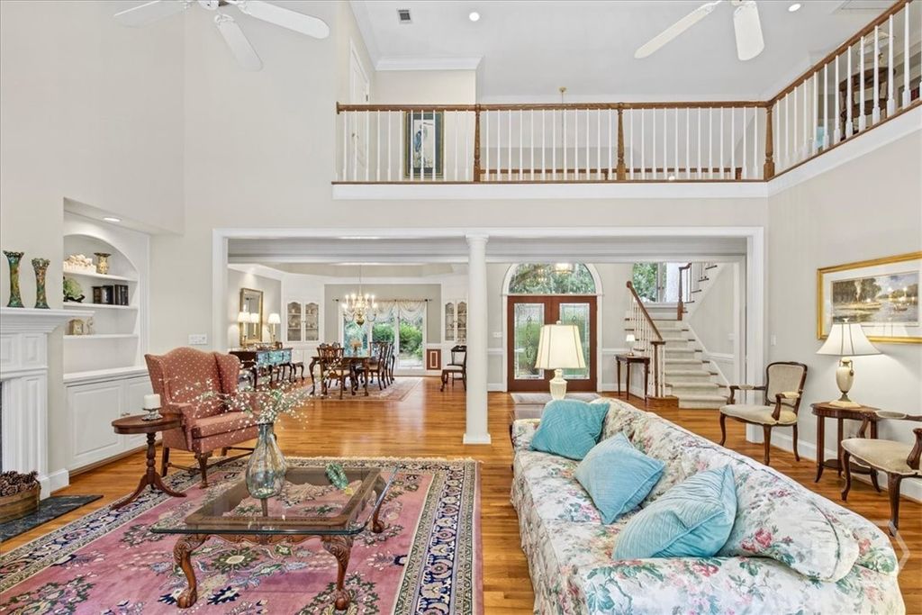 Image 8 of property listing at 2 Windwalk Lane, Savannah, GA 31411