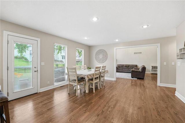 2605 SW Winterview Circle, Lee's Summit, MO 64081