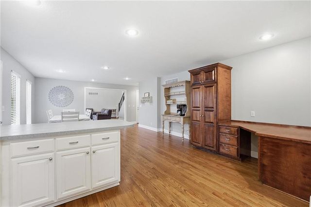 2605 SW Winterview Circle, Lee's Summit, MO 64081