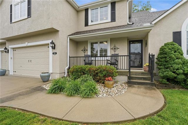 2605 SW Winterview Circle, Lee's Summit, MO 64081