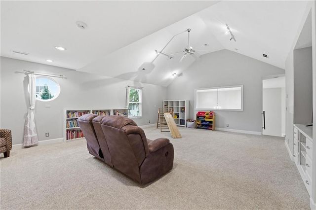 2605 SW Winterview Circle, Lee's Summit, MO 64081