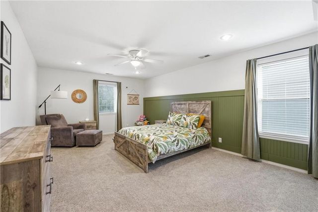 2605 SW Winterview Circle, Lee's Summit, MO 64081