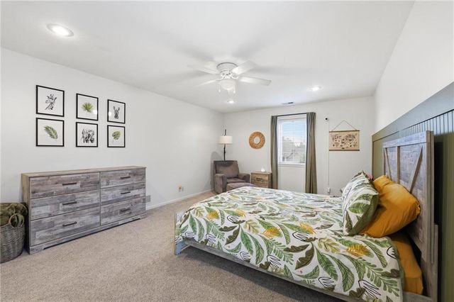 2605 SW Winterview Circle, Lee's Summit, MO 64081