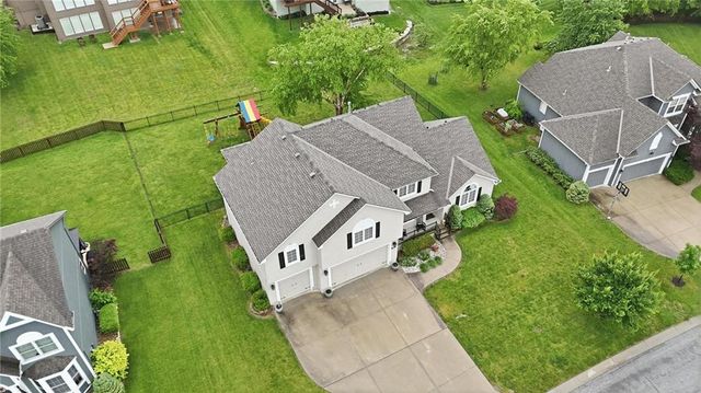 2605 SW Winterview Circle, Lee's Summit, MO 64081