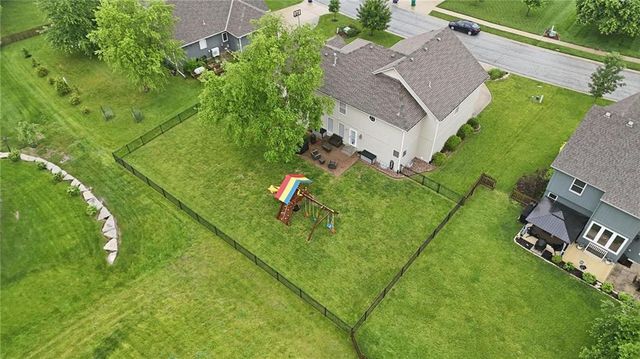 2605 SW Winterview Circle, Lee's Summit, MO 64081