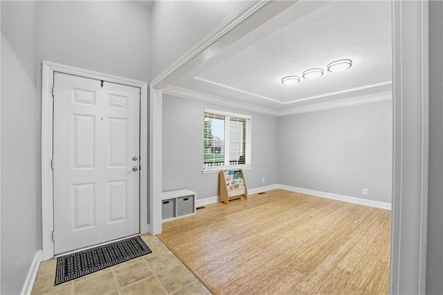 2605 SW Winterview Circle, Lee's Summit, MO 64081