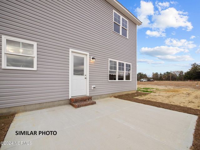 503 Orchard Creek Drive, Richlands, NC 28574
