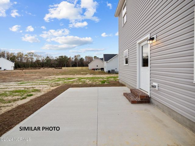 503 Orchard Creek Drive, Richlands, NC 28574