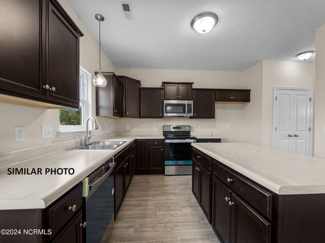 503 Orchard Creek Drive, Richlands, NC 28574