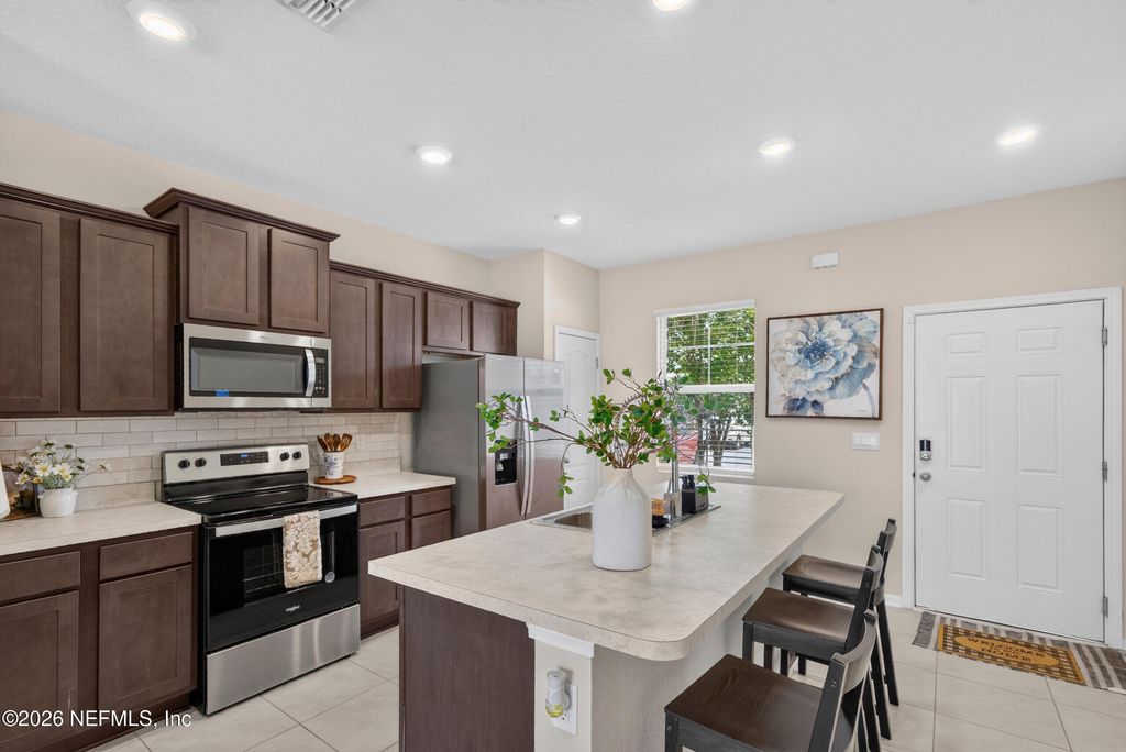 2882 BLACK BUCK Circle, Jacksonville, FL 32225