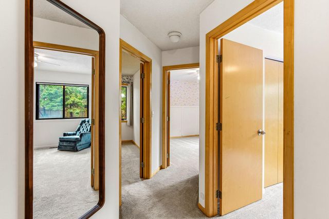 868 Winterberry Court, Woodbury, MN 55125
