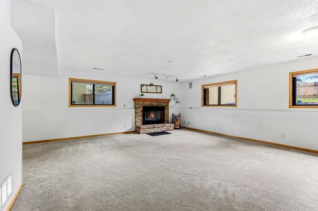 868 Winterberry Court, Woodbury, MN 55125
