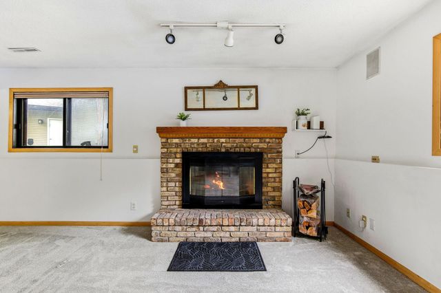 868 Winterberry Court, Woodbury, MN 55125