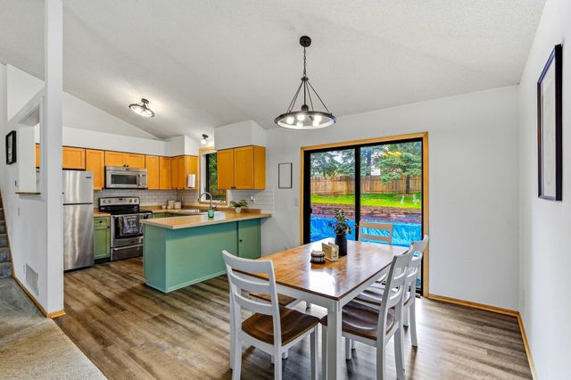 868 Winterberry Court, Woodbury, MN 55125