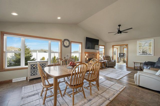 3865 MEUNIER LANE, Green Bay, WI 54311