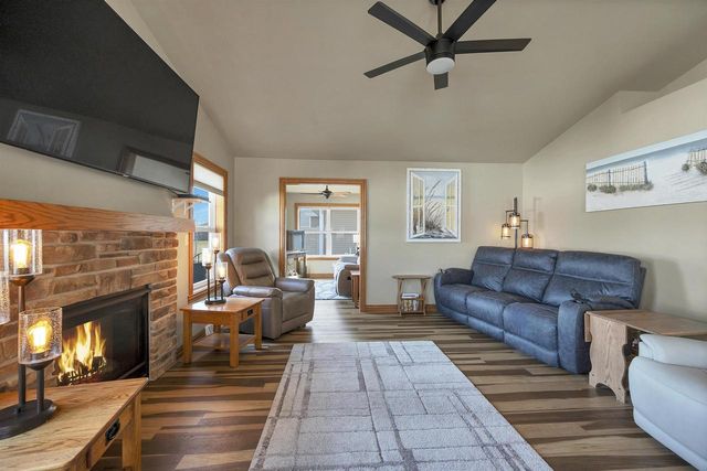 3865 MEUNIER LANE, Green Bay, WI 54311