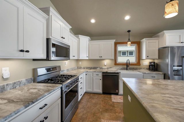 3865 MEUNIER LANE, Green Bay, WI 54311