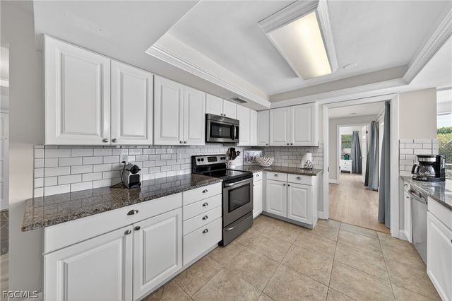 124 SW 56th TER, Cape Coral, FL 33914