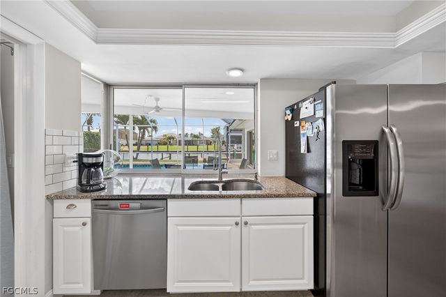 124 SW 56th TER, Cape Coral, FL 33914