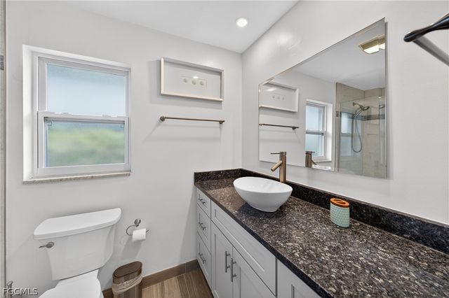 124 SW 56th TER, Cape Coral, FL 33914