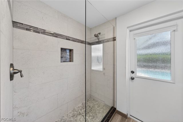 124 SW 56th TER, Cape Coral, FL 33914