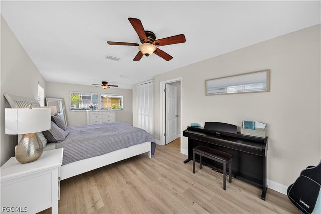 124 SW 56th TER, Cape Coral, FL 33914