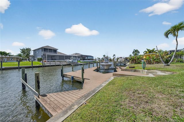 124 SW 56th TER, Cape Coral, FL 33914