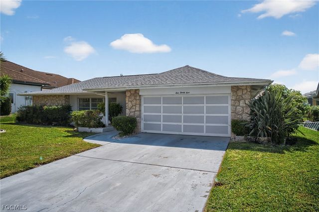 124 SW 56th TER, Cape Coral, FL 33914