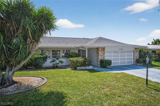 124 SW 56th TER, Cape Coral, FL 33914