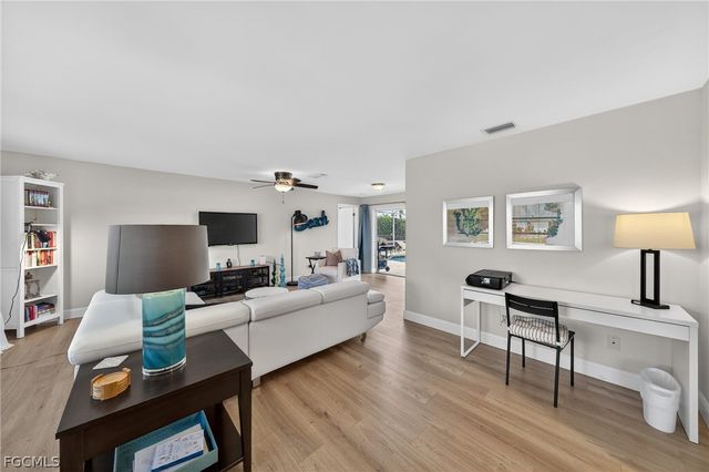 124 SW 56th TER, Cape Coral, FL 33914