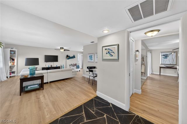 124 SW 56th TER, Cape Coral, FL 33914