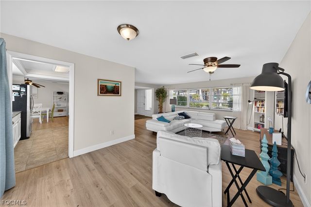 124 SW 56th TER, Cape Coral, FL 33914