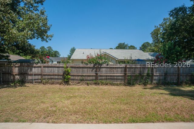 33 Austrian Pine, Ridgeland, SC 29936
