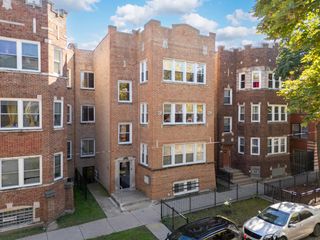 7025 S Chappel Avenue, Chicago, IL 60649