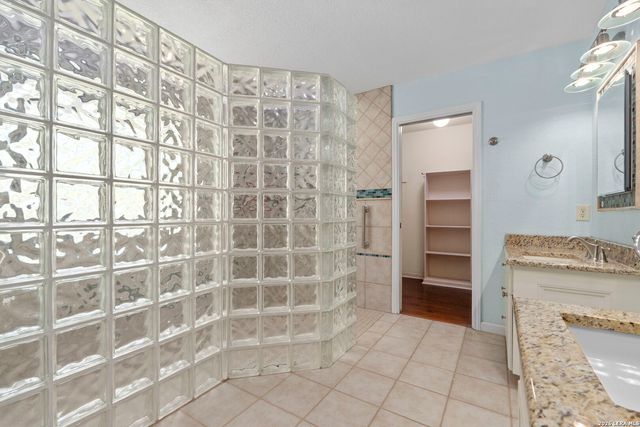 7621 DIETZ ELKHORN RD, Boerne, TX 78015