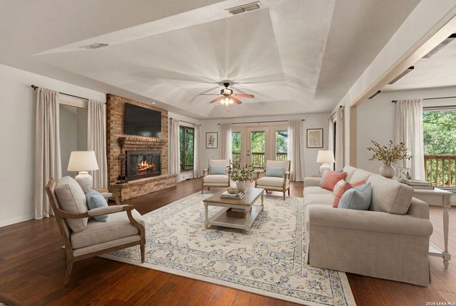 7621 DIETZ ELKHORN RD, Boerne, TX 78015