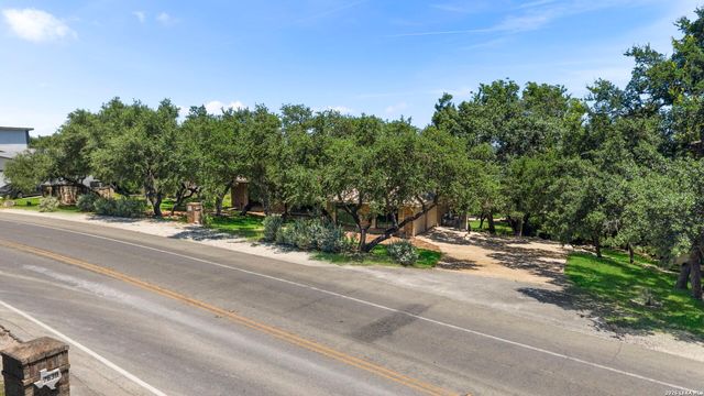 7621 DIETZ ELKHORN RD, Boerne, TX 78015