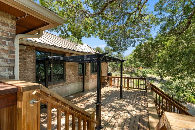 7621 DIETZ ELKHORN RD, Boerne, TX 78015