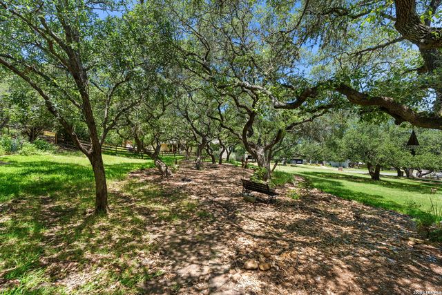 7621 DIETZ ELKHORN RD, Boerne, TX 78015