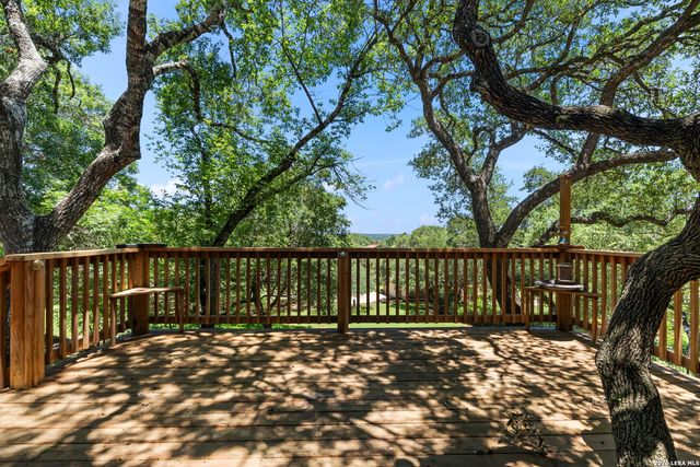 7621 DIETZ ELKHORN RD, Boerne, TX 78015