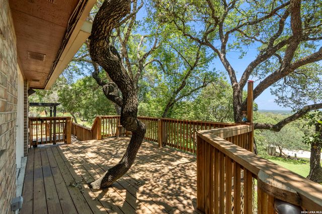 7621 DIETZ ELKHORN RD, Boerne, TX 78015