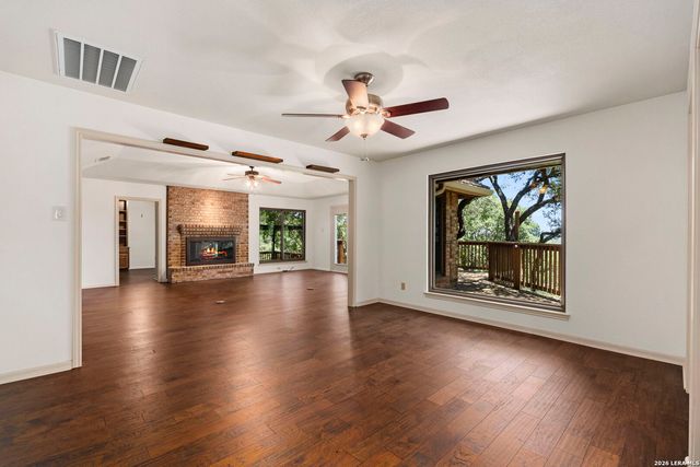 7621 DIETZ ELKHORN RD, Boerne, TX 78015