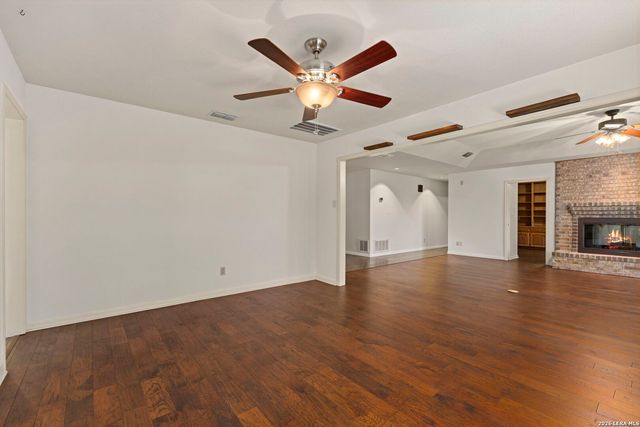 7621 DIETZ ELKHORN RD, Boerne, TX 78015