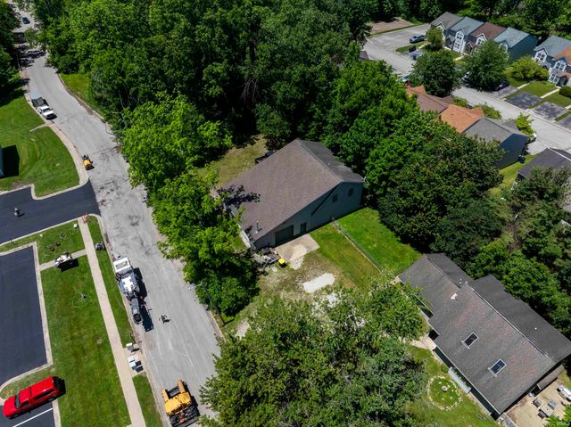 1530 & 1540 S Curry Pike, Bloomington, IN 47403