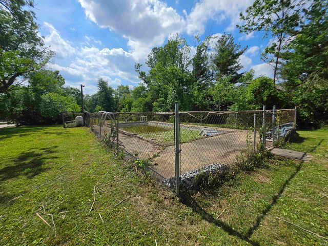 1530 & 1540 S Curry Pike, Bloomington, IN 47403