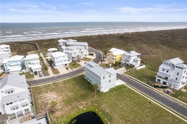 8118 Beach Break Dr, Corpus Christi, TX 78418