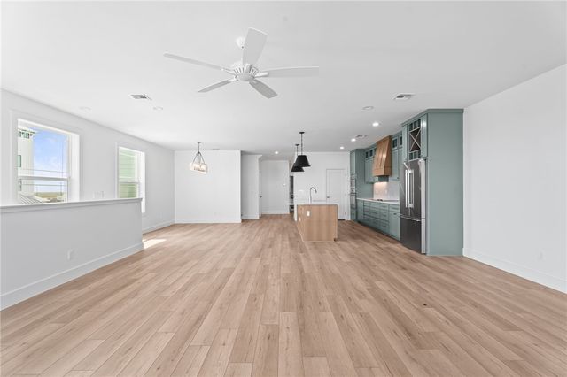 8118 Beach Break Dr, Corpus Christi, TX 78418