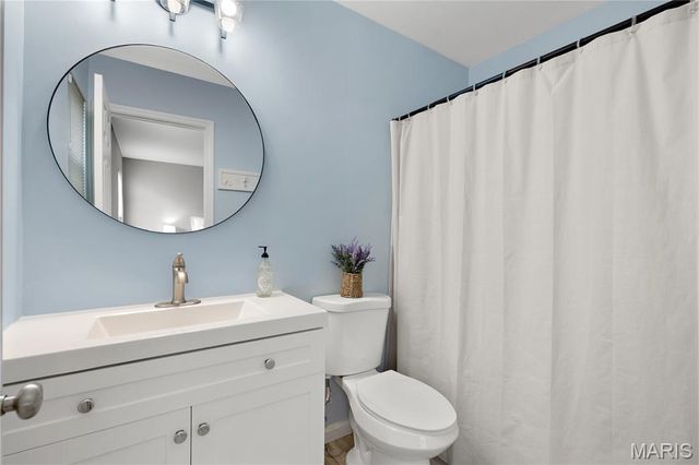 41 Village Circle Drive, Winfield, MO 63389