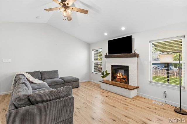 41 Village Circle Drive, Winfield, MO 63389